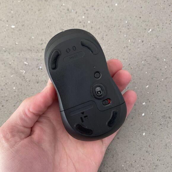 Logitech Signature M650 Mouse with Silent Clicks Tested Working - Graphite - Picture 3 of 5